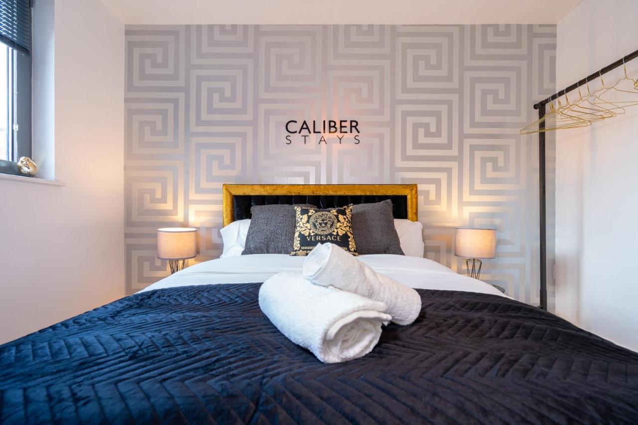 Caliber Stays Birmingham Bliss - Medusa Suite Apartments - Central 2-Bed Retreat - City Attractions, Sleeps 4, Free Netflix, Nearby Parking & Close Proximity - Bullring, Grand Central, The Cube - 5 Minutes Walk Exterior photo