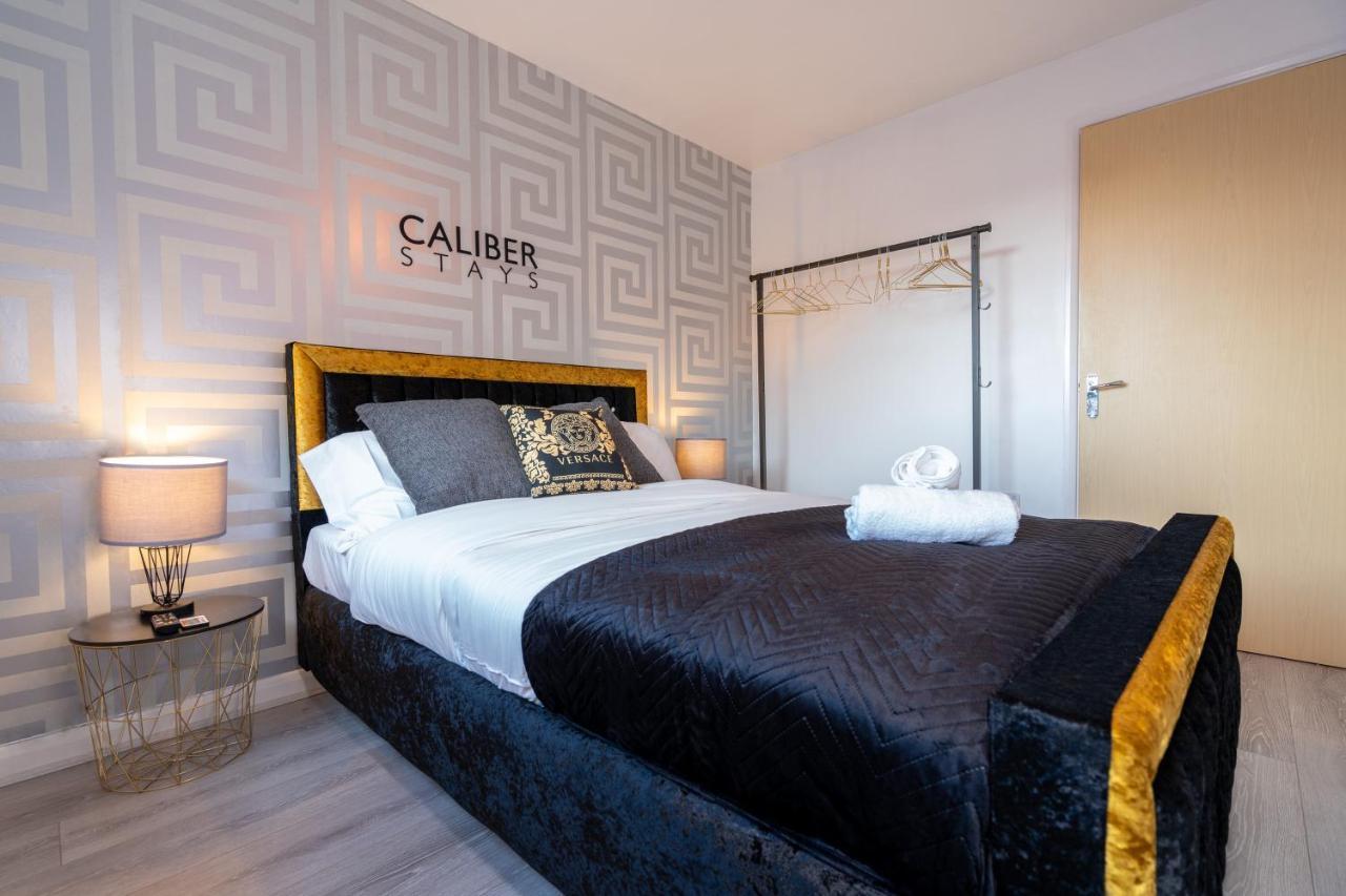 Caliber Stays Birmingham Bliss - Medusa Suite Apartments - Central 2-Bed Retreat - City Attractions, Sleeps 4, Free Netflix, Nearby Parking & Close Proximity - Bullring, Grand Central, The Cube - 5 Minutes Walk Exterior photo