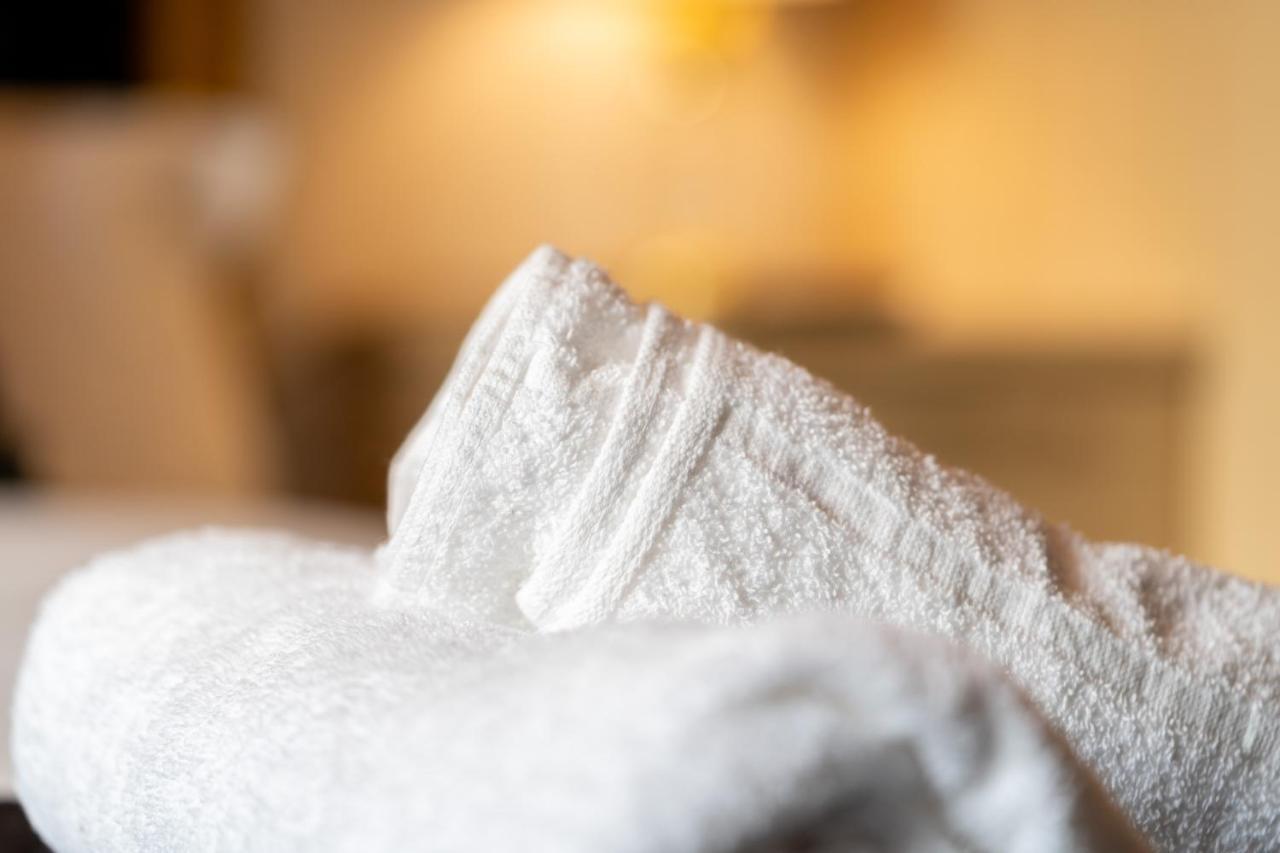 Caliber Stays Birmingham Bliss - Medusa Suite Apartments - Central 2-Bed Retreat - City Attractions, Sleeps 4, Free Netflix, Nearby Parking & Close Proximity - Bullring, Grand Central, The Cube - 5 Minutes Walk Exterior photo